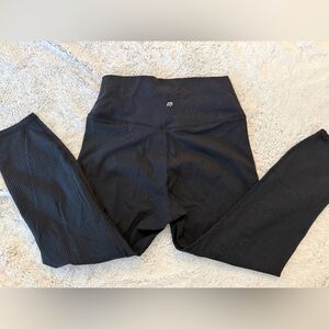 Black Textured Capri Leggings